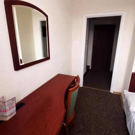 Dom Turysty Sanok Aparthotel Екстериор снимка