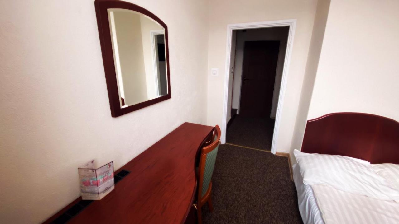 Dom Turysty Sanok Aparthotel Екстериор снимка
