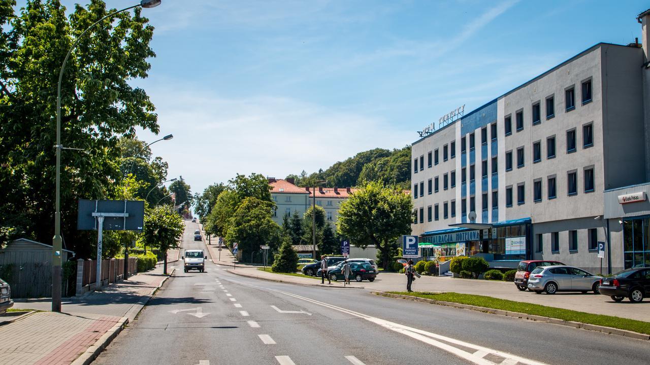 Dom Turysty Sanok Aparthotel Екстериор снимка